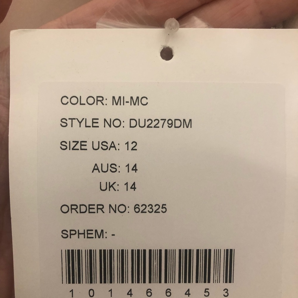 ❌SOLD❌ Gorgeous Gown! - Picture 3 of 12